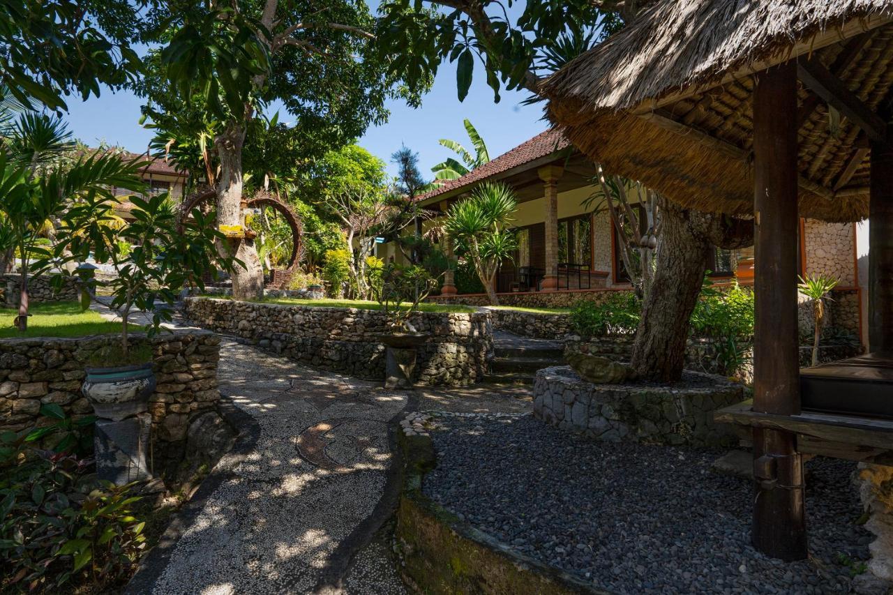 The Tanis Beach Resort Nusa Lembongan Екстериор снимка