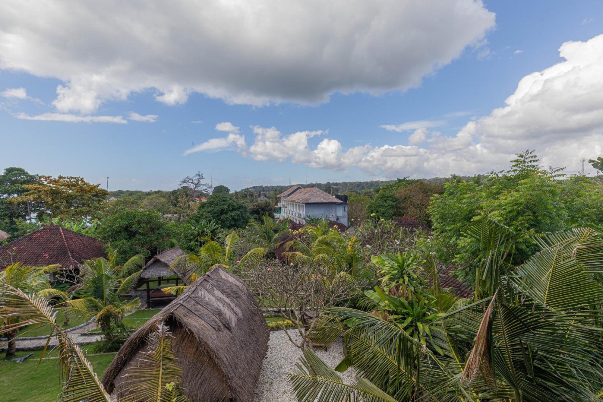The Tanis Beach Resort Nusa Lembongan Екстериор снимка