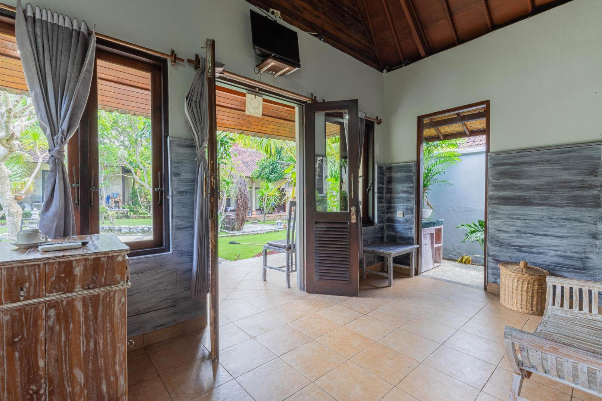 The Tanis Beach Resort Nusa Lembongan Екстериор снимка