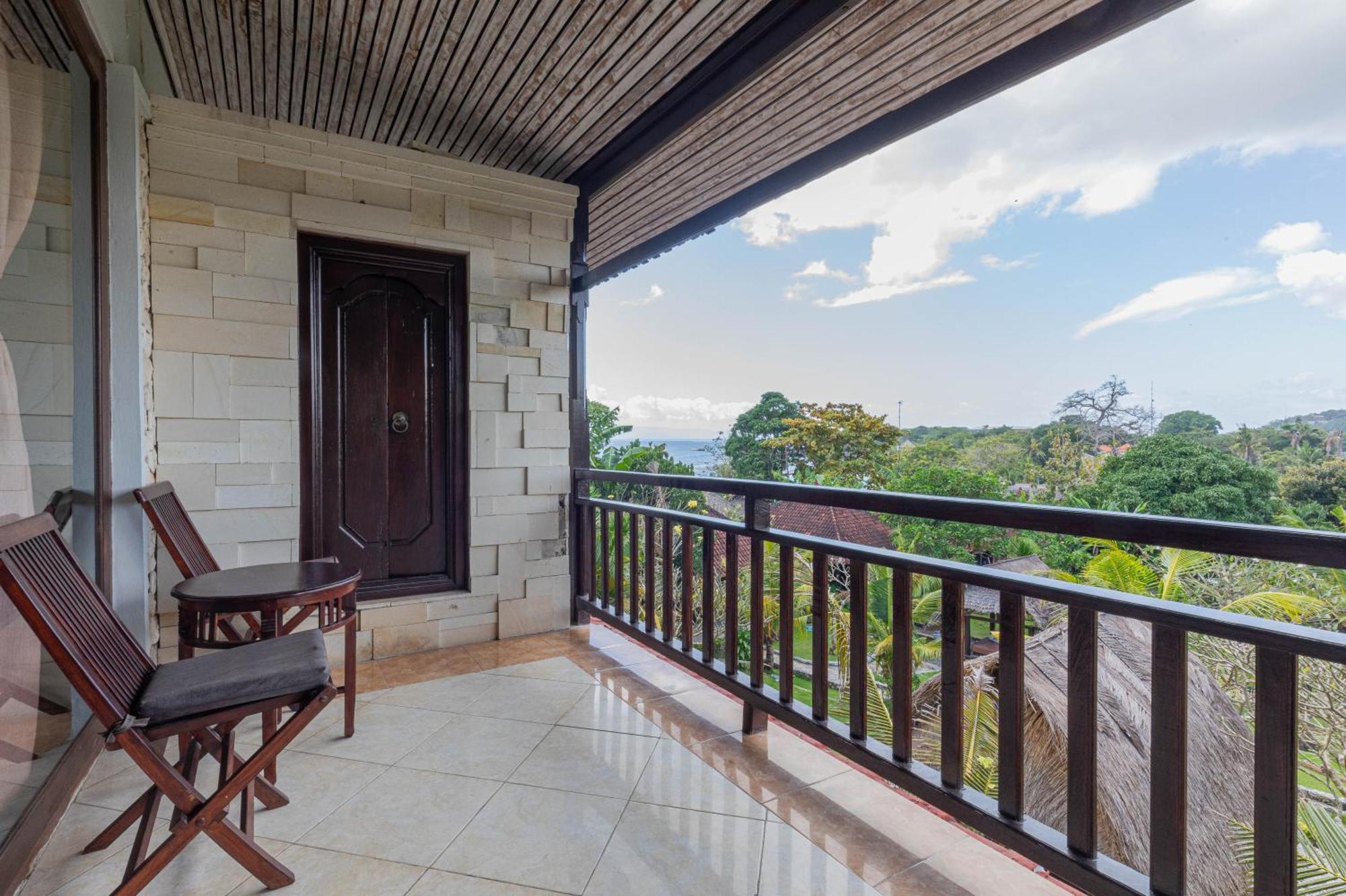 The Tanis Beach Resort Nusa Lembongan Екстериор снимка