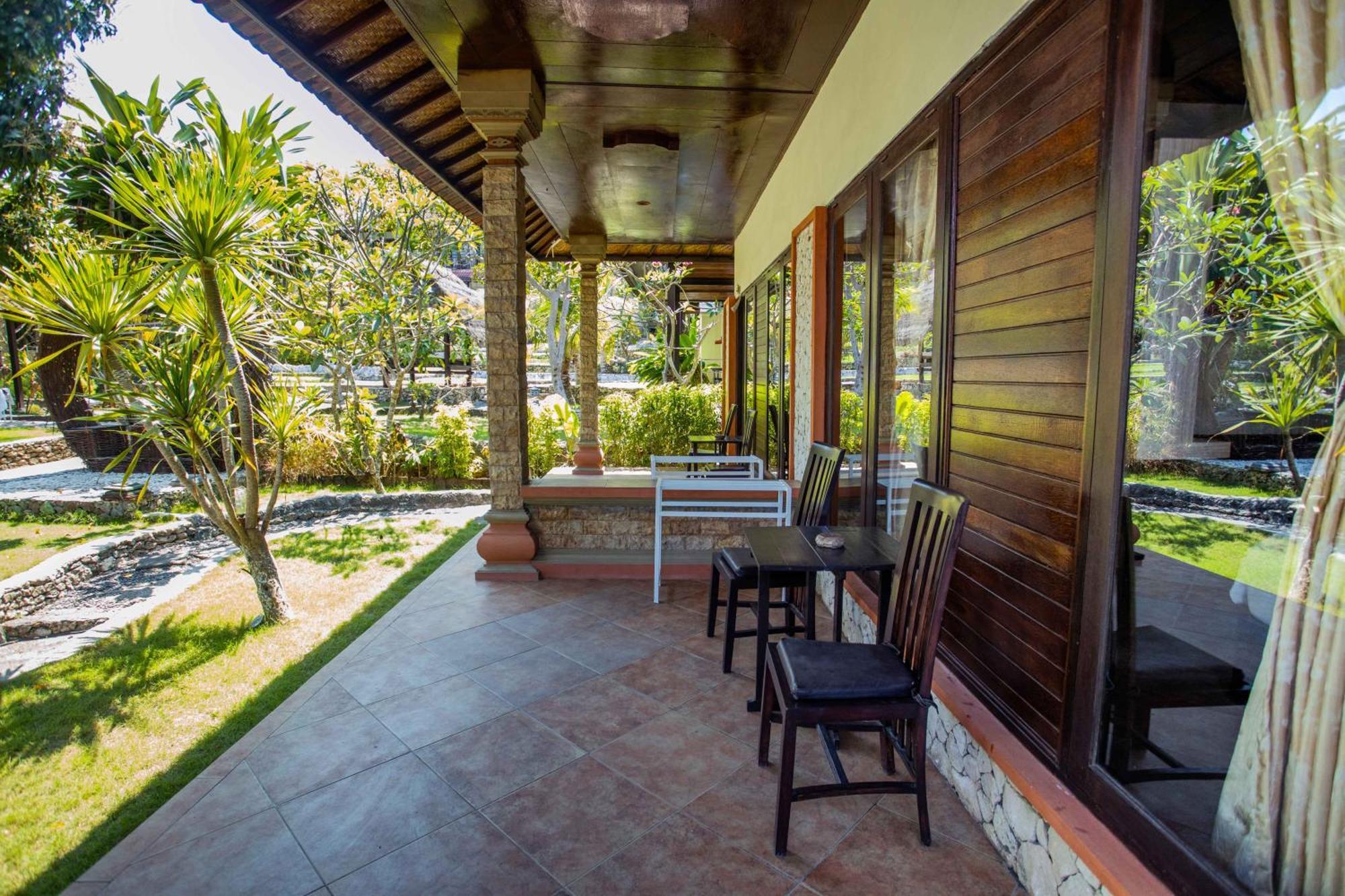 The Tanis Beach Resort Nusa Lembongan Екстериор снимка