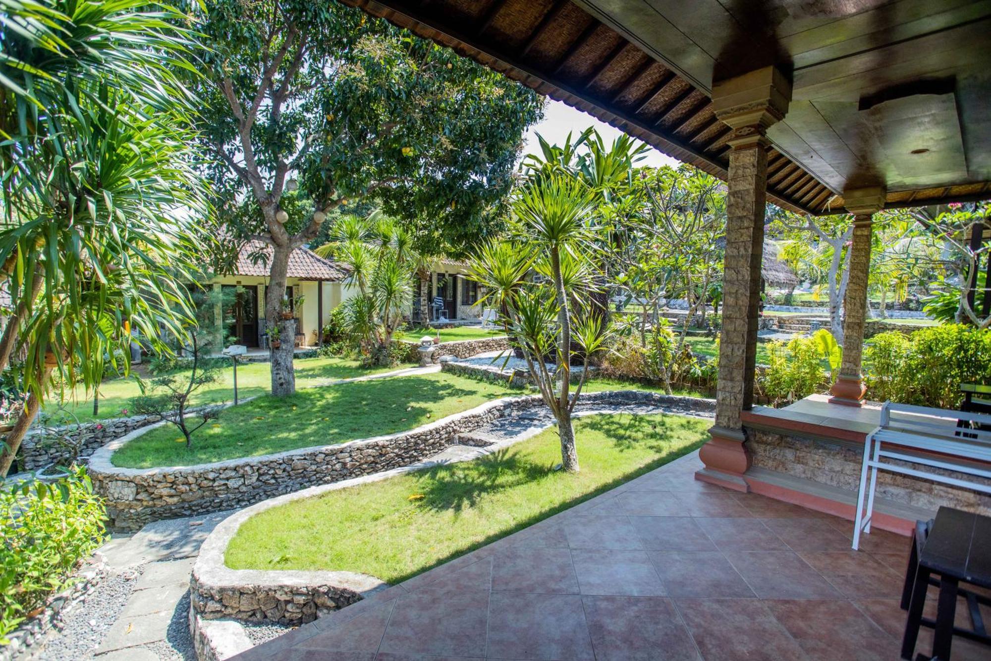 The Tanis Beach Resort Nusa Lembongan Екстериор снимка