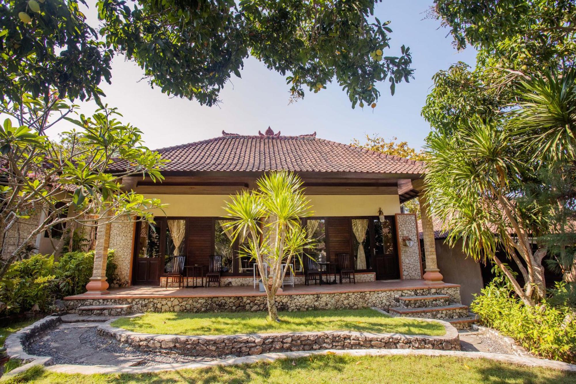 The Tanis Beach Resort Nusa Lembongan Екстериор снимка